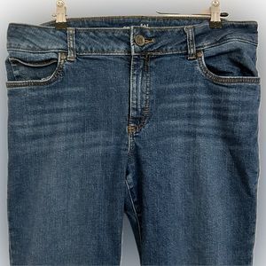 NWOT Never Worn -Wrangler Retro Mae Mid-rise Wide Leg Jeans | 15-32L